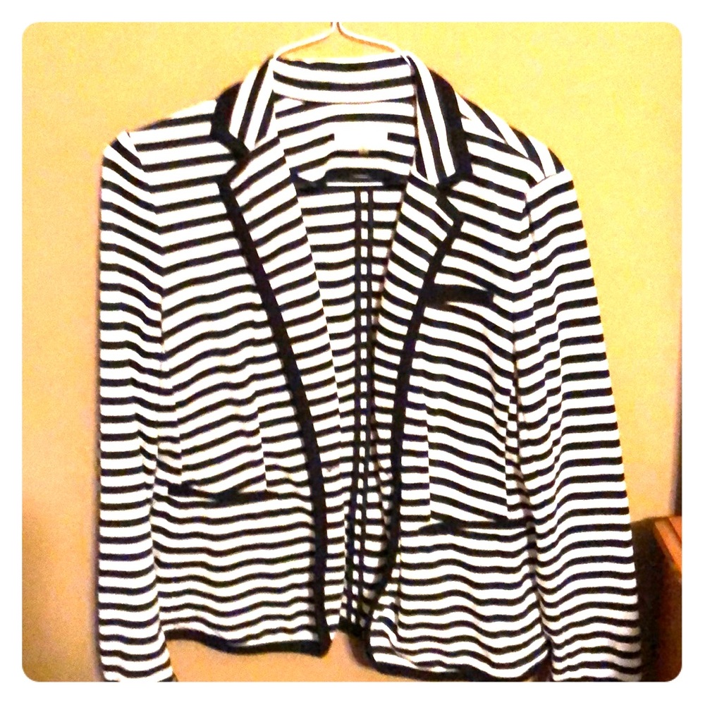 Black and white strip blazer